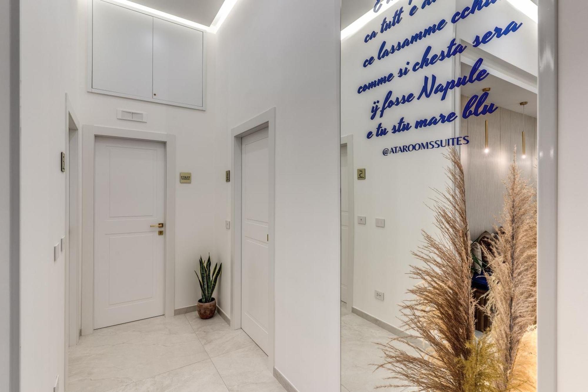 Atarooms Suites Napoli Екстер'єр фото